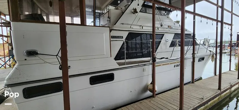 Slide: The Image of Carver Yachts 4207 Aft Cabin 1986 - 14742477