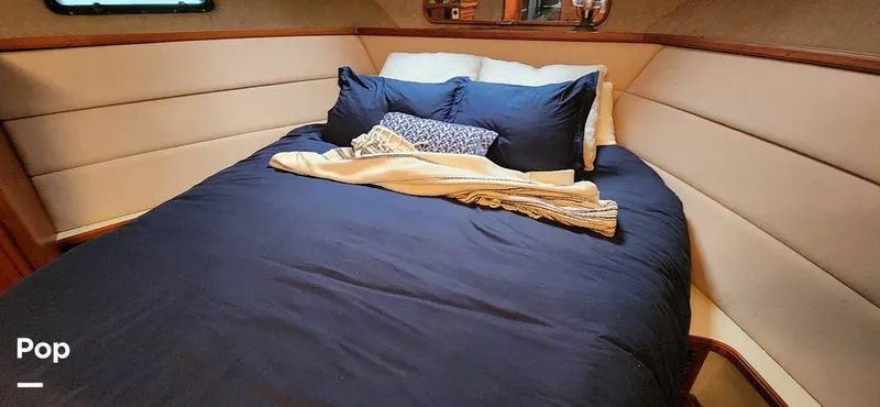 Slide: The Image of Carver Yachts 4207 Aft Cabin 1986 - 14742650