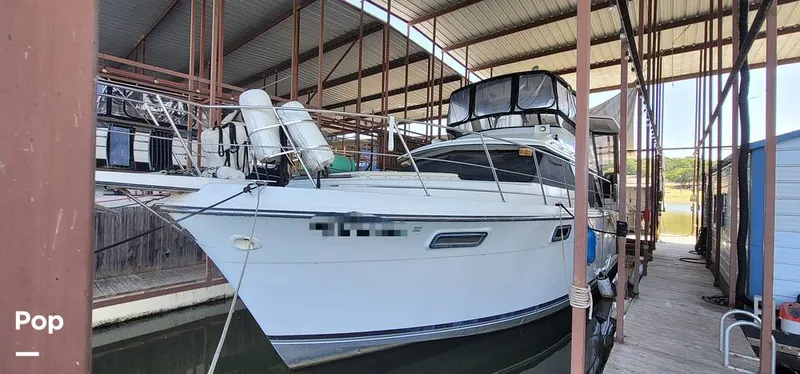 Slide: The Image of Carver Yachts 4207 Aft Cabin 1986 - 16662189
