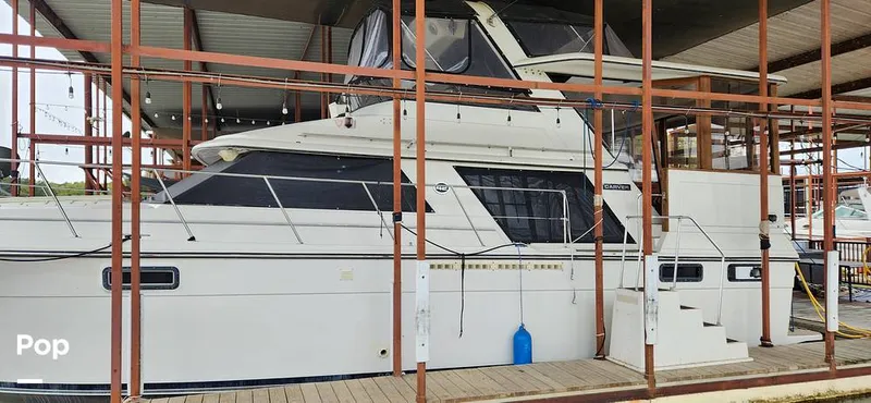 Slide: The Image of Carver Yachts 4207 Aft Cabin 1986 - 14742425