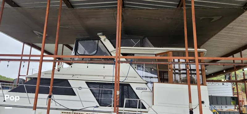 Slide: The Image of Carver Yachts 4207 Aft Cabin 1986 - 14742431