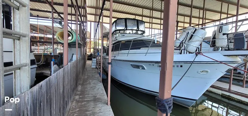 Slide: The Image of Carver Yachts 4207 Aft Cabin 1986 - 16662191