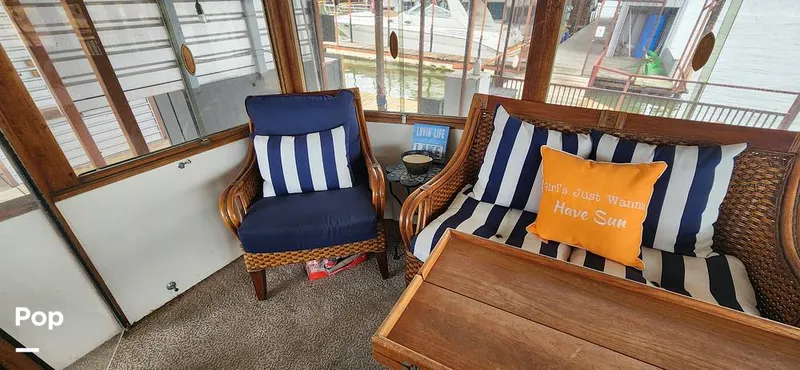 Slide: The Image of Carver Yachts 4207 Aft Cabin 1986 - 14742550