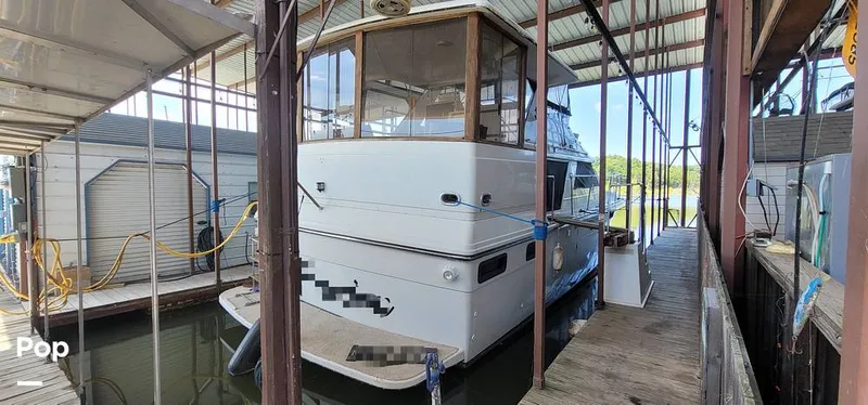 Slide: The Image of Carver Yachts 4207 Aft Cabin 1986 - 16662190