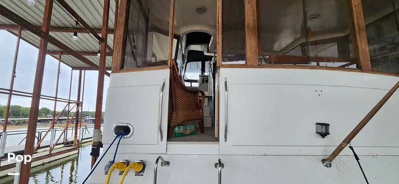 Slide: The Image of Carver Yachts 4207 Aft Cabin 1986 - 14742475