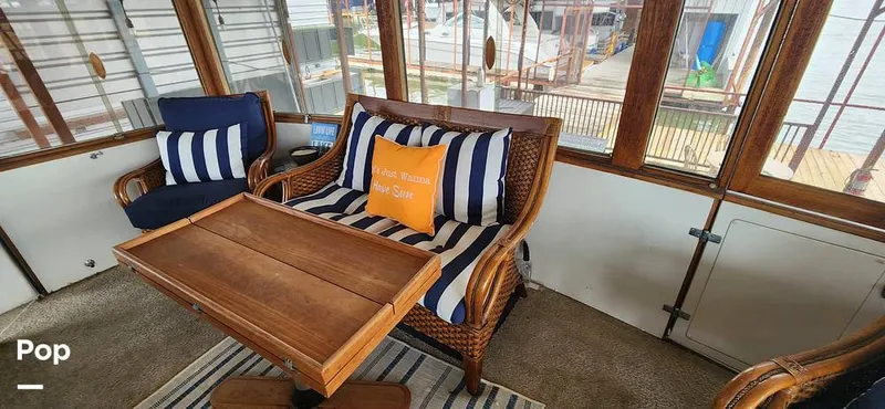 Slide: The Image of Carver Yachts 4207 Aft Cabin 1986 - 14742546