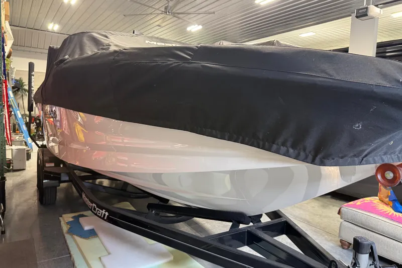 Slide: The Image of MasterCraft NXT24 2022 - 44
