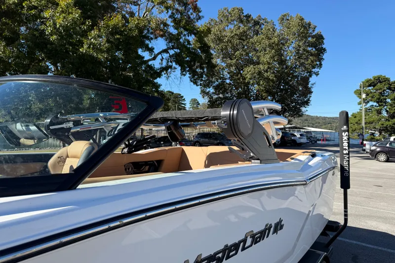 Slide: The Image of MasterCraft NXT24 2022 - 14