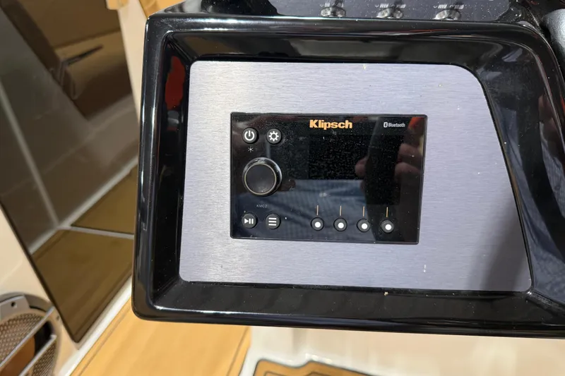 Slide: The Image of MasterCraft NXT24 2022 - 52