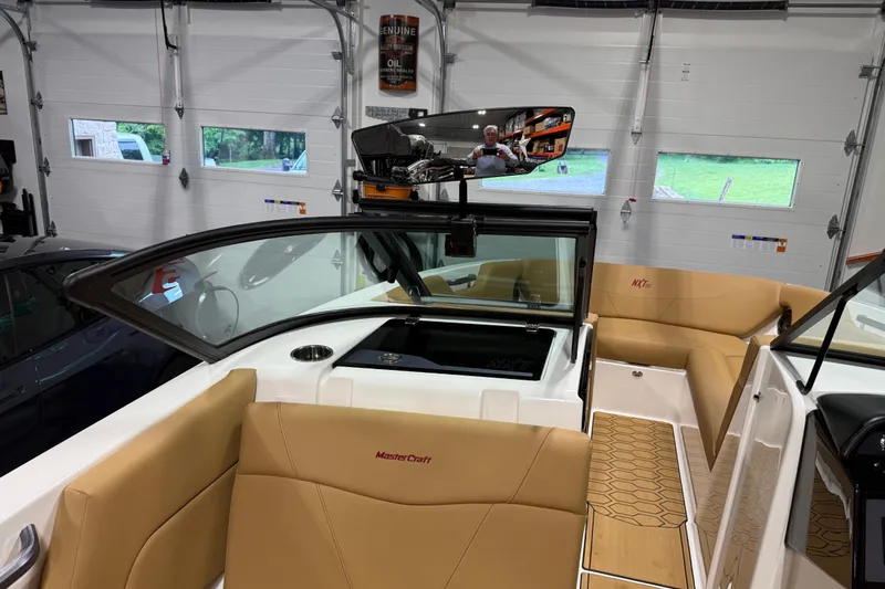 Slide: The Image of MasterCraft NXT24 2022 - 63
