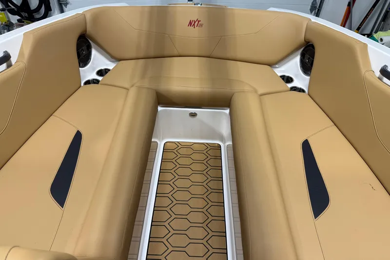 Slide: The Image of MasterCraft NXT24 2022 - 70