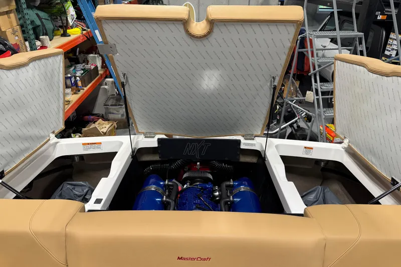Slide: The Image of MasterCraft NXT24 2022 - 54