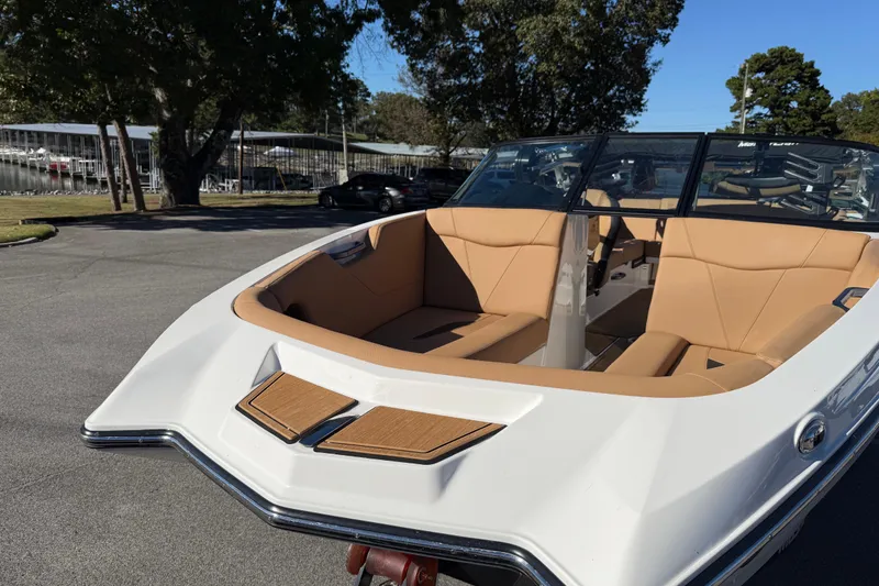 Slide: The Image of MasterCraft NXT24 2022 - 15