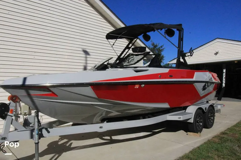 The Image of 2021 Axis T22 - 14791419