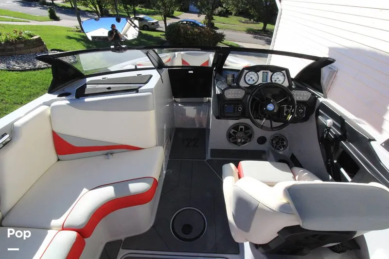 Slide: The Image of Axis T22 2021 - 14791428