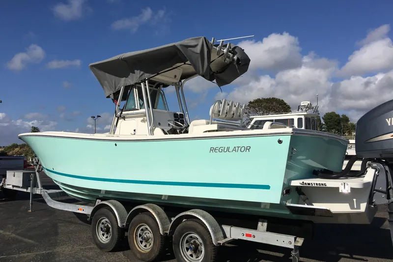 The Image of Regulator Marine 26 Forward Seating 2007 - 0