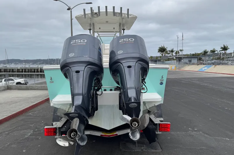 Slide: The Image of Regulator Marine 26 Forward Seating 2007 - 23
