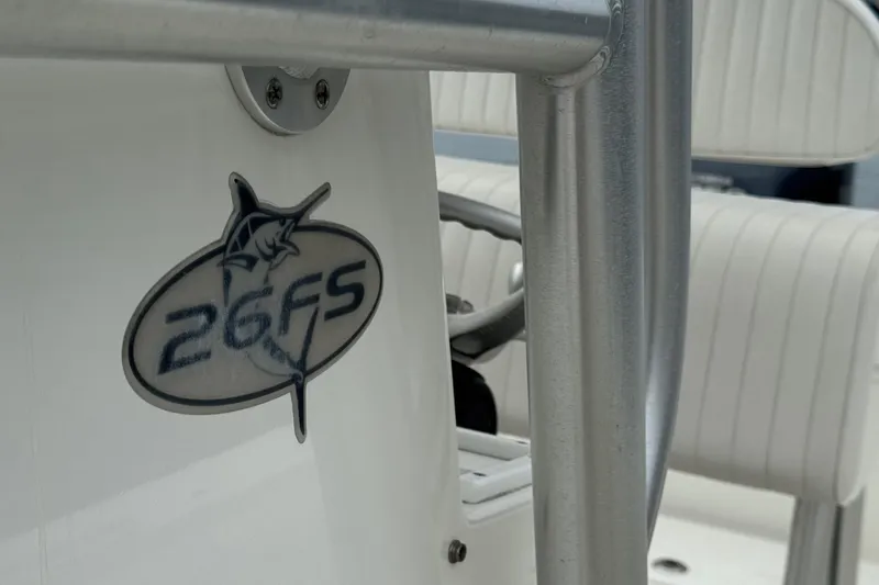 Slide: The Image of Regulator Marine 26 Forward Seating 2007 - 6