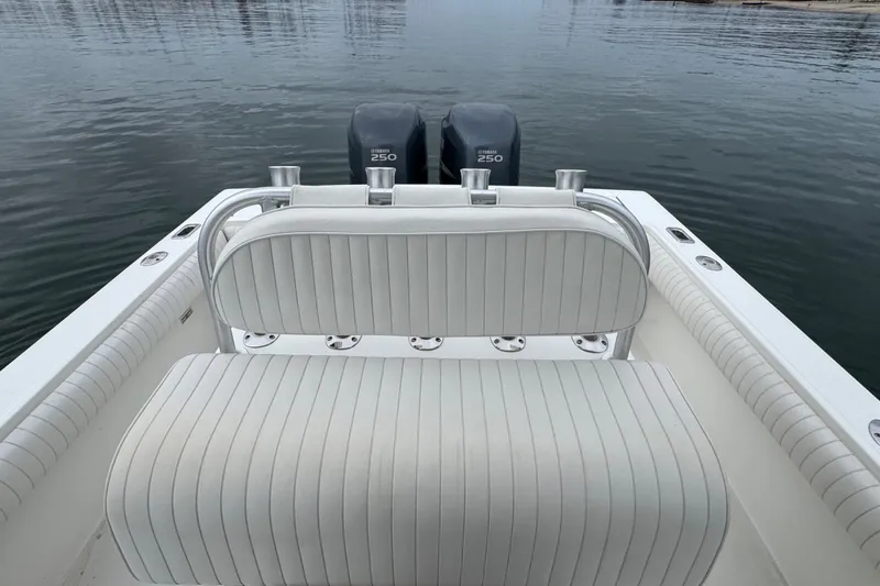 Slide: The Image of Regulator Marine 26 Forward Seating 2007 - 8