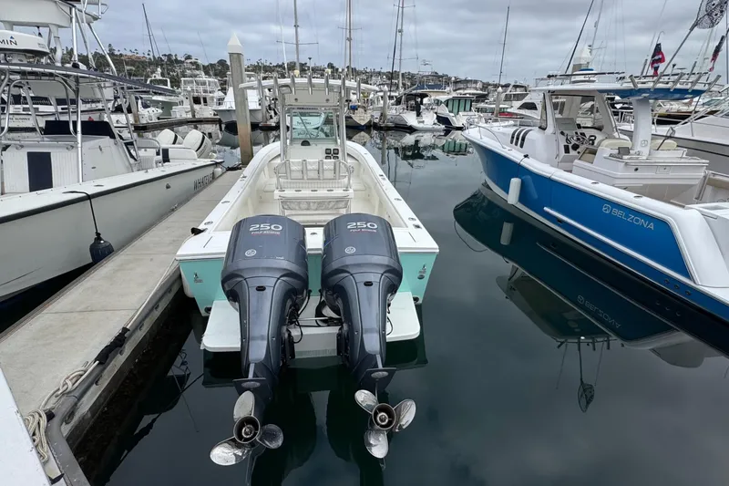 Slide: The Image of Regulator Marine 26 Forward Seating 2007 - 3
