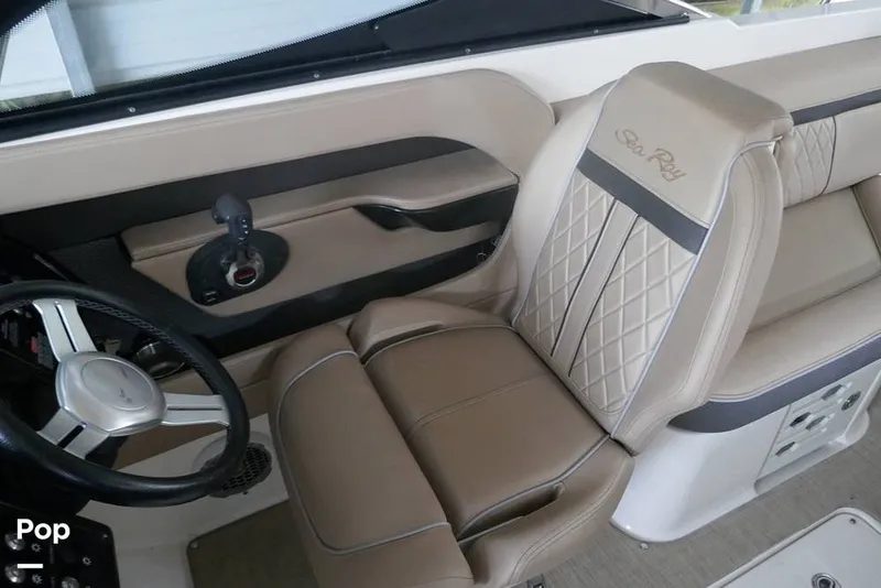 Slide: The Image of Sea Ray SLX 250 2017 - 14799223