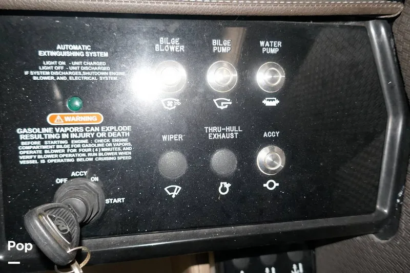 Slide: The Image of Sea Ray SLX 250 2017 - 14799225