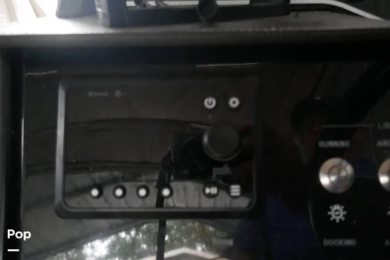 Slide: The Image of Sea Ray SLX 250 2017 - 14799228