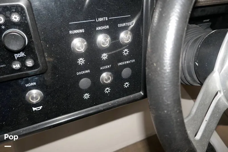 Slide: The Image of Sea Ray SLX 250 2017 - 14799232