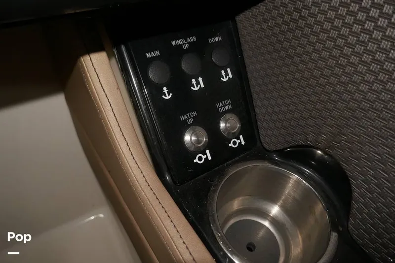 Slide: The Image of Sea Ray SLX 250 2017 - 14799233