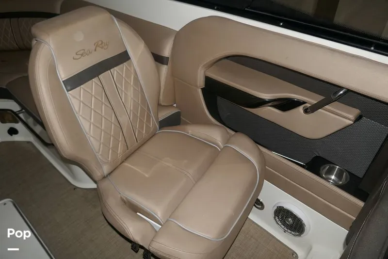 Slide: The Image of Sea Ray SLX 250 2017 - 14799237