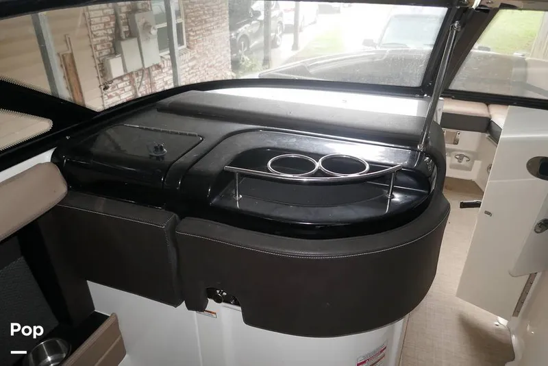 Slide: The Image of Sea Ray SLX 250 2017 - 14799238