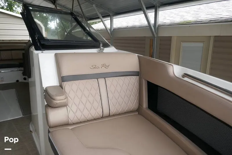 Slide: The Image of Sea Ray SLX 250 2017 - 14799251