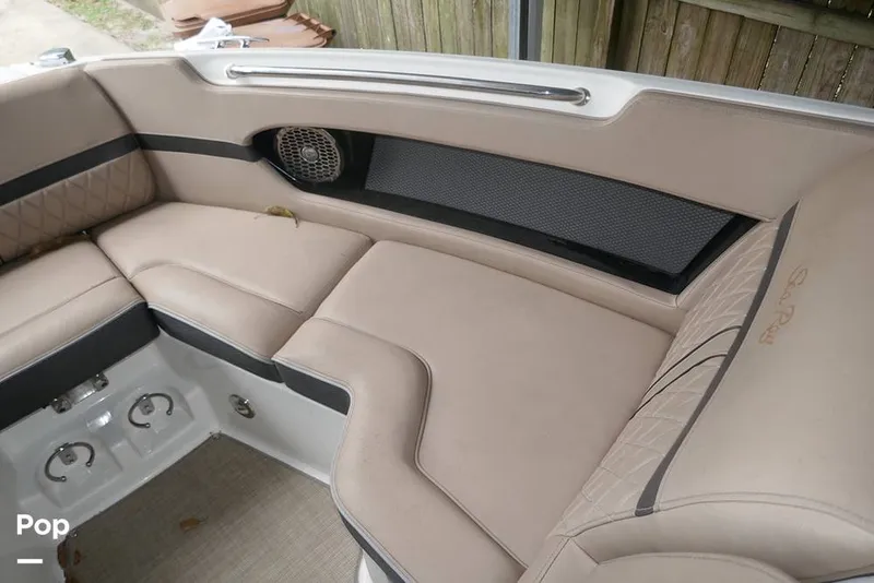 Slide: The Image of Sea Ray SLX 250 2017 - 14799254