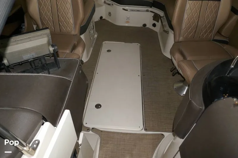 Slide: The Image of Sea Ray SLX 250 2017 - 14799256