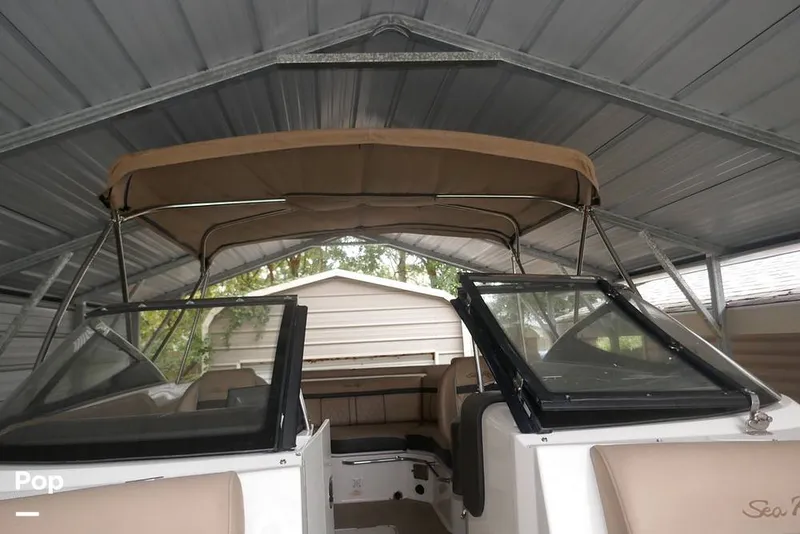 Slide: The Image of Sea Ray SLX 250 2017 - 14799258