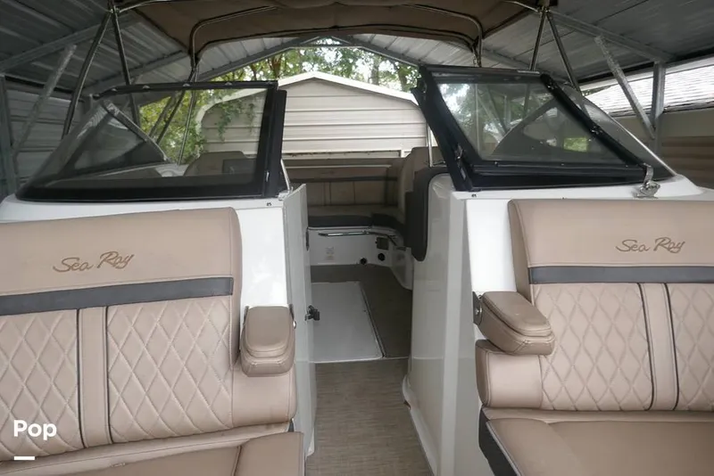 Slide: The Image of Sea Ray SLX 250 2017 - 14799259