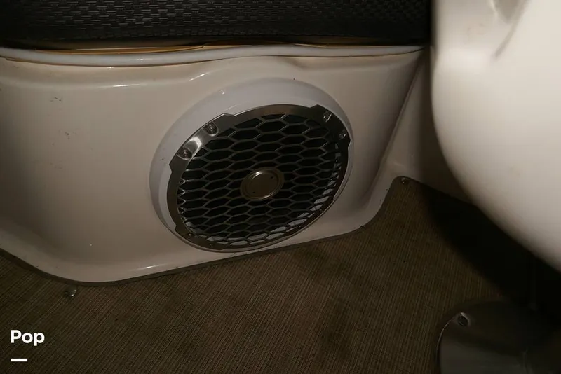 Slide: The Image of Sea Ray SLX 250 2017 - 14799263