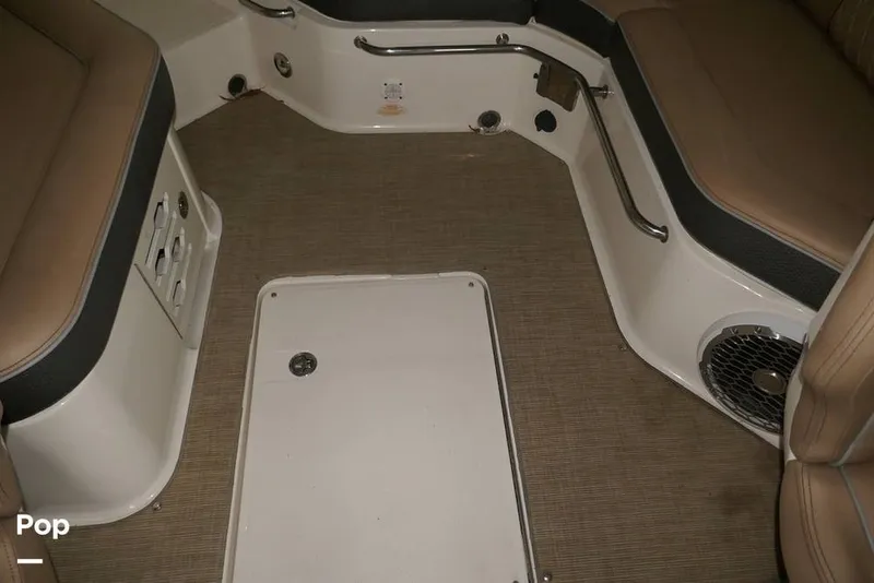 Slide: The Image of Sea Ray SLX 250 2017 - 14799264