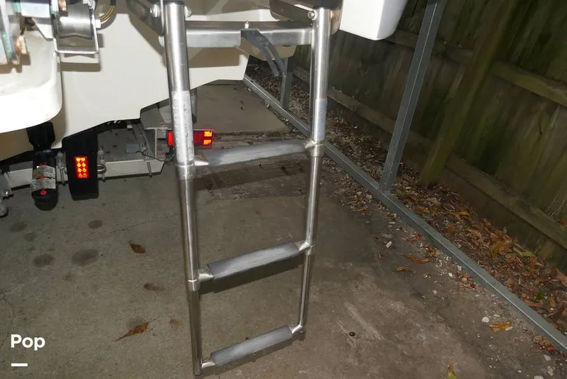 Slide: The Image of Sea Ray SLX 250 2017 - 14799266