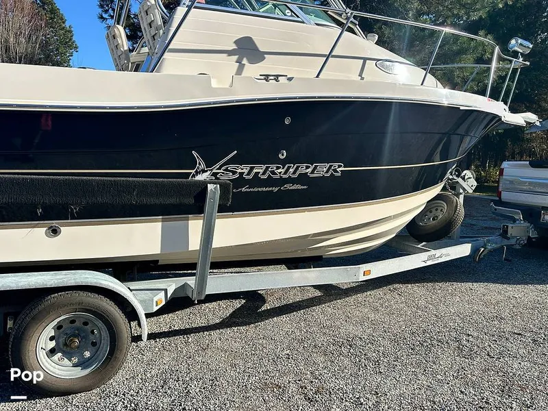 Slide: The Image of 2005 Seaswirl Striper 2601 WA - 14903113