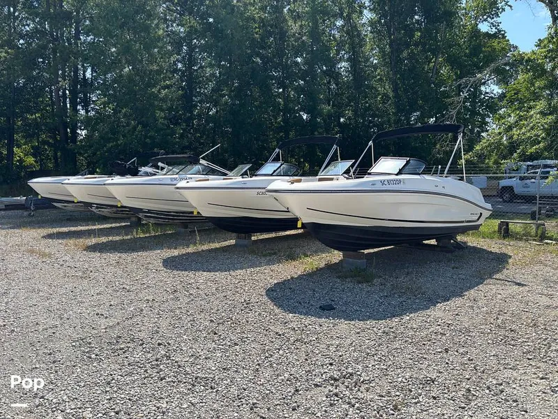 Slide: The Image of Bayliner VR5 OB 2021 - 15602881
