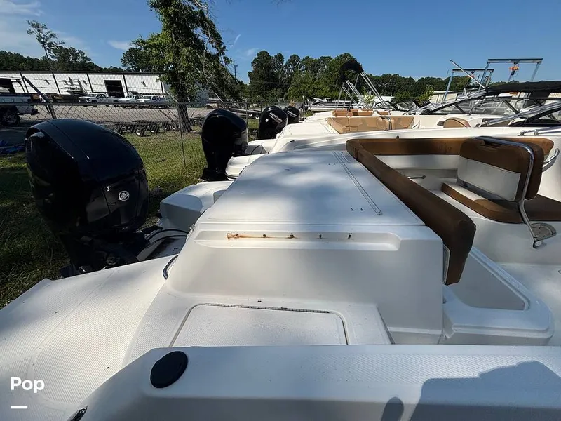 Slide: The Image of Bayliner VR6 OB 2022 - 15602946