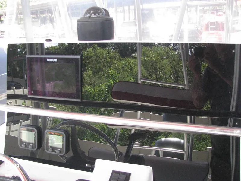 Slide: The Image of Boston Whaler 24 Outrage 1995 - 15935569