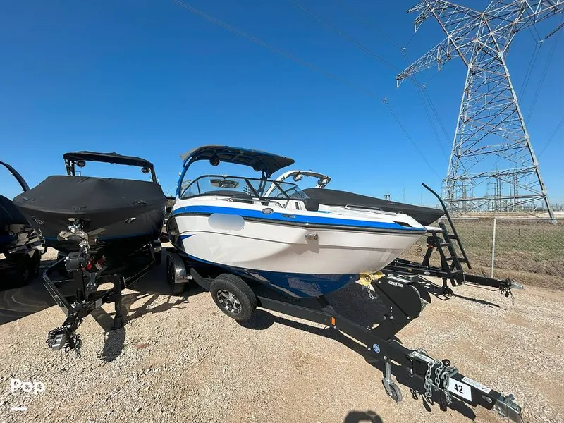 Slide: The Image of Yamaha 242X 2020 - 15236802