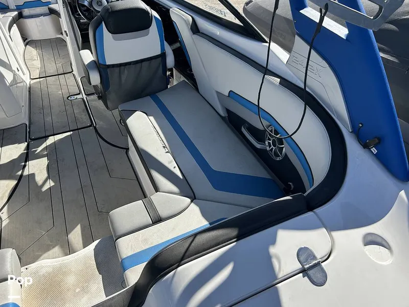 Slide: The Image of Yamaha 242X 2020 - 15237035