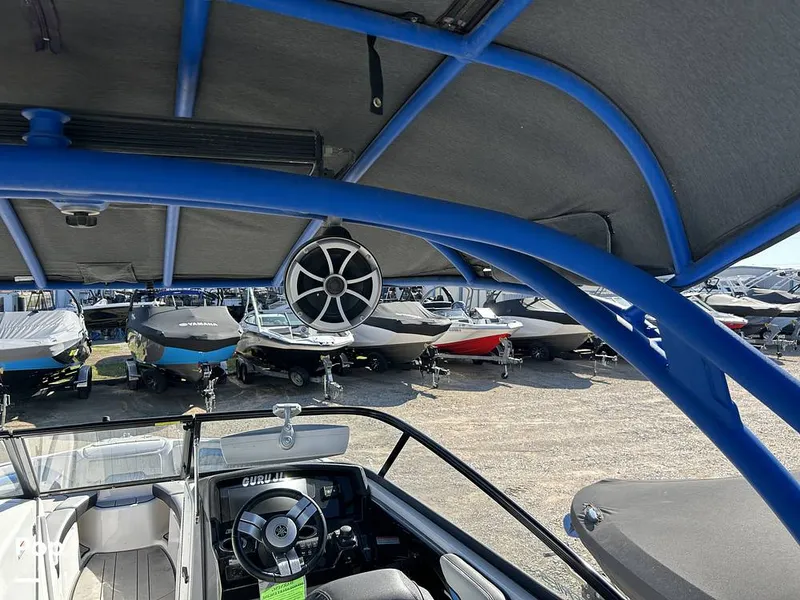 Slide: The Image of Yamaha 242X 2020 - 15237040