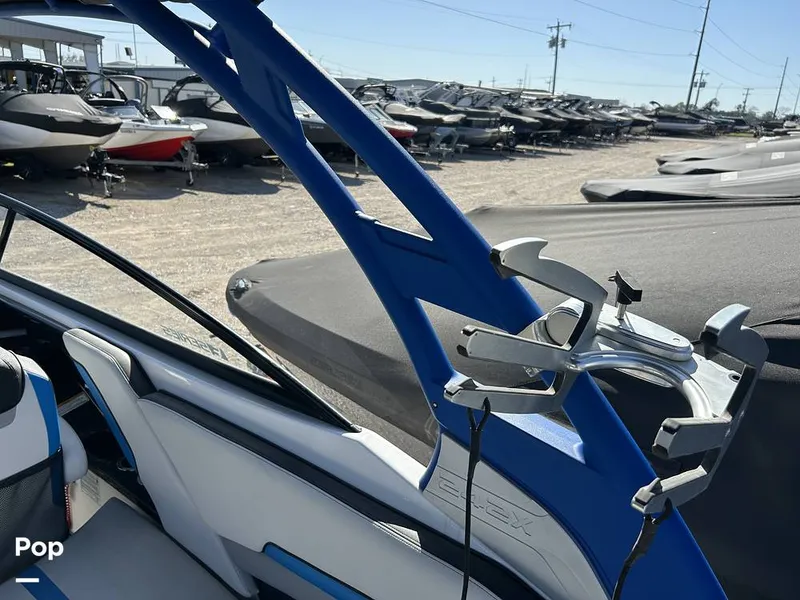 Slide: The Image of Yamaha 242X 2020 - 15237041