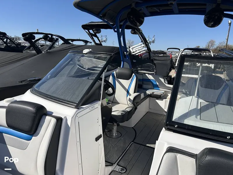 Slide: The Image of Yamaha 242X 2020 - 15237136