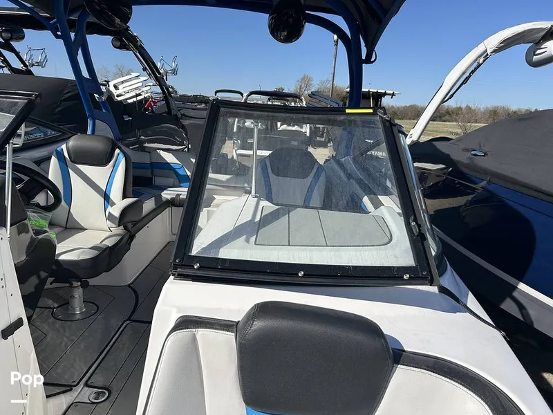 Slide: The Image of Yamaha 242X 2020 - 15237137