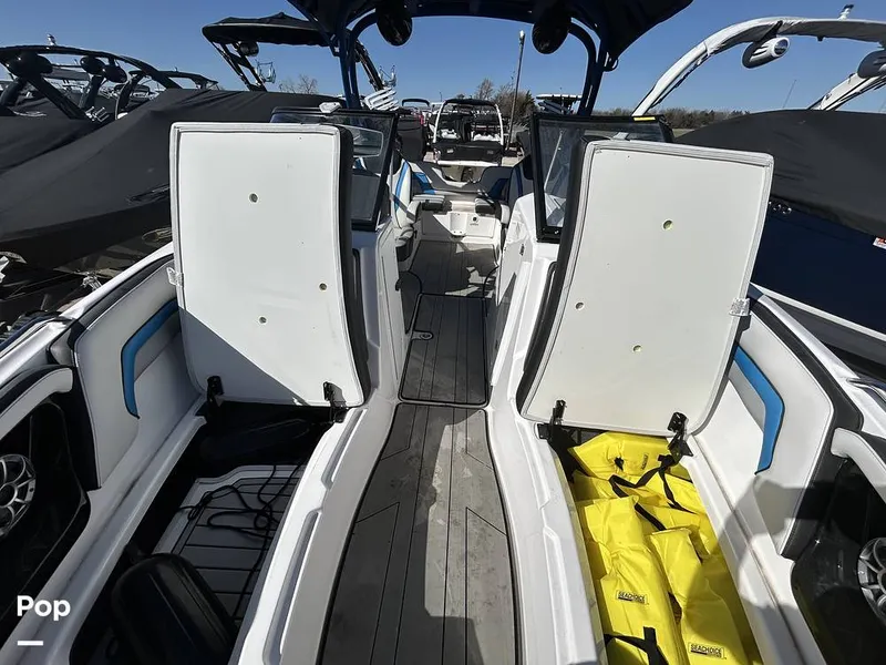 Slide: The Image of Yamaha 242X 2020 - 15237138